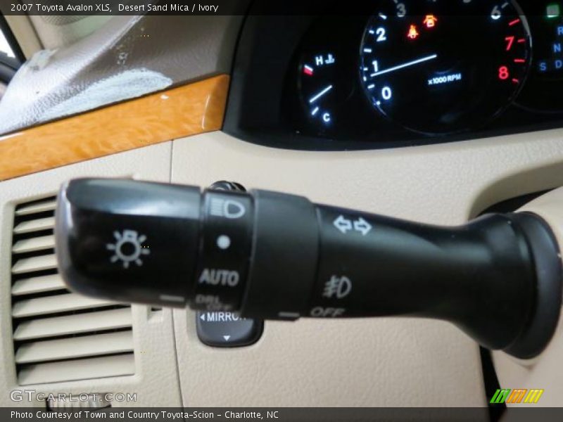 Desert Sand Mica / Ivory 2007 Toyota Avalon XLS