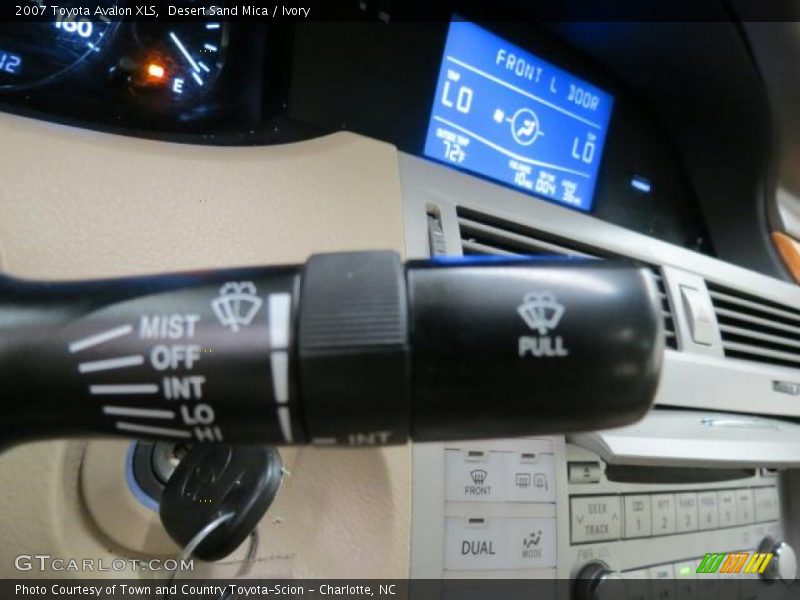Desert Sand Mica / Ivory 2007 Toyota Avalon XLS