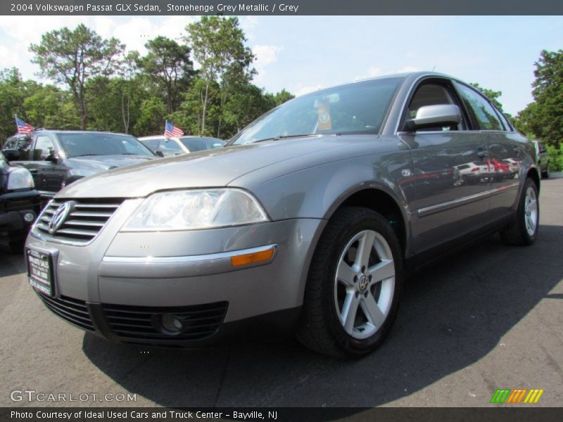 Stonehenge Grey Metallic / Grey 2004 Volkswagen Passat GLX Sedan