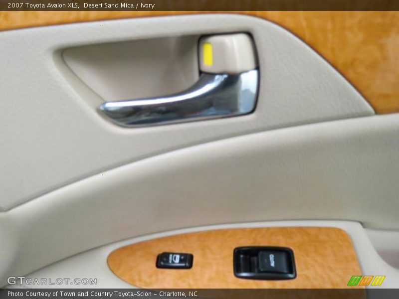 Desert Sand Mica / Ivory 2007 Toyota Avalon XLS