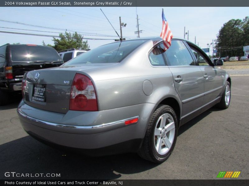 Stonehenge Grey Metallic / Grey 2004 Volkswagen Passat GLX Sedan