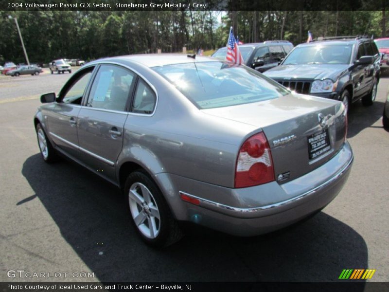Stonehenge Grey Metallic / Grey 2004 Volkswagen Passat GLX Sedan