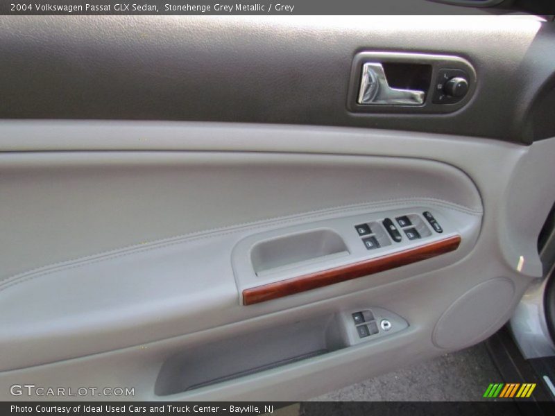 Stonehenge Grey Metallic / Grey 2004 Volkswagen Passat GLX Sedan