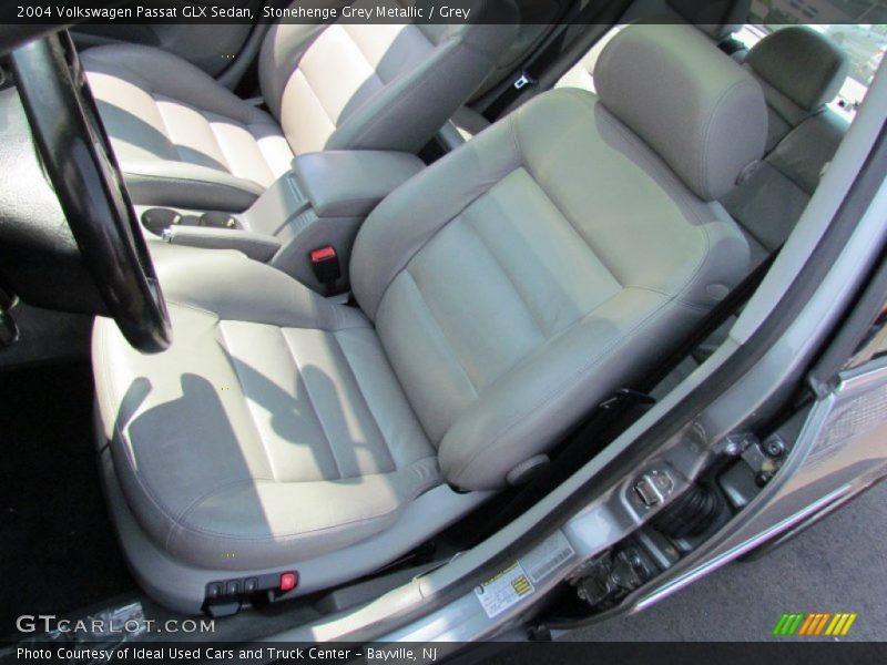 Stonehenge Grey Metallic / Grey 2004 Volkswagen Passat GLX Sedan