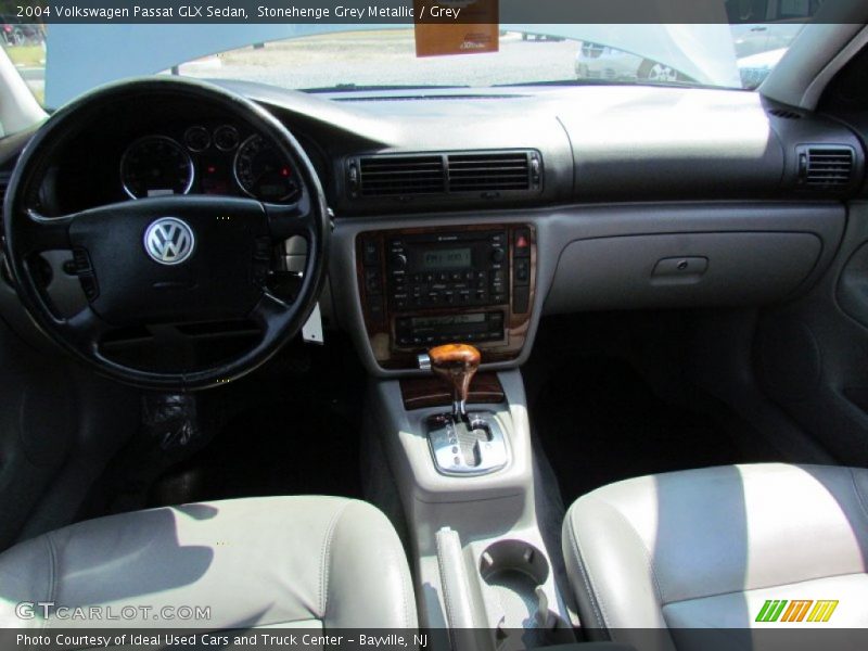 Stonehenge Grey Metallic / Grey 2004 Volkswagen Passat GLX Sedan