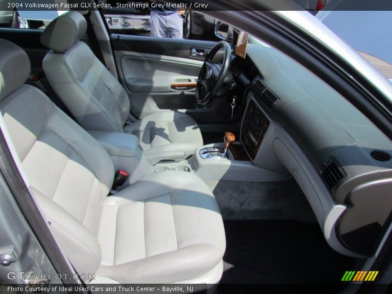 Stonehenge Grey Metallic / Grey 2004 Volkswagen Passat GLX Sedan