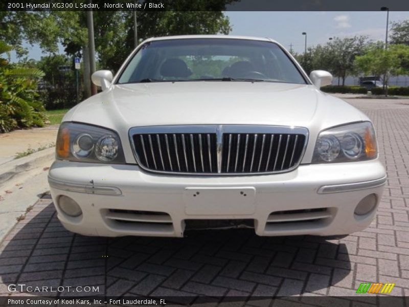 Nordic White / Black 2001 Hyundai XG300 L Sedan