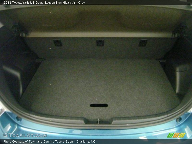  2012 Yaris L 3 Door Trunk