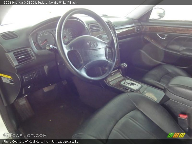 Nordic White / Black 2001 Hyundai XG300 L Sedan
