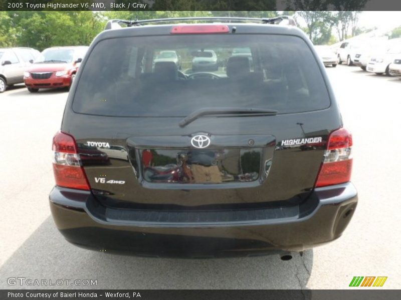 Black / Gray 2005 Toyota Highlander V6 4WD