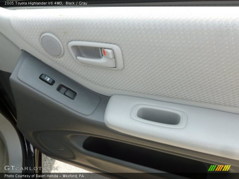 Black / Gray 2005 Toyota Highlander V6 4WD