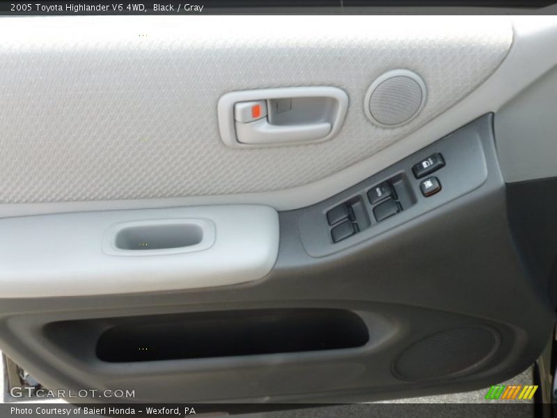 Black / Gray 2005 Toyota Highlander V6 4WD