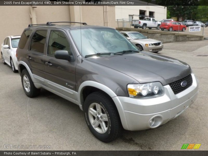 Front 3/4 View of 2005 Escape Hybrid 4WD
