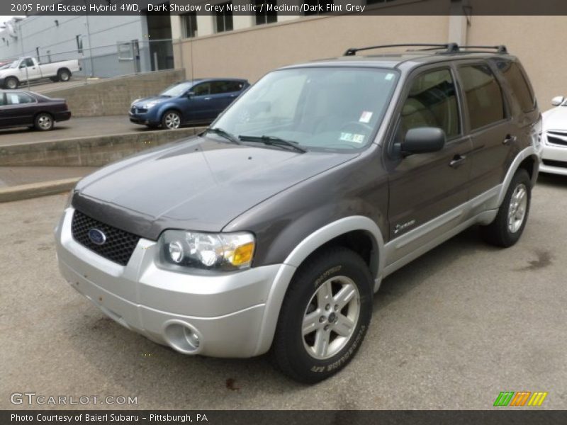 Front 3/4 View of 2005 Escape Hybrid 4WD