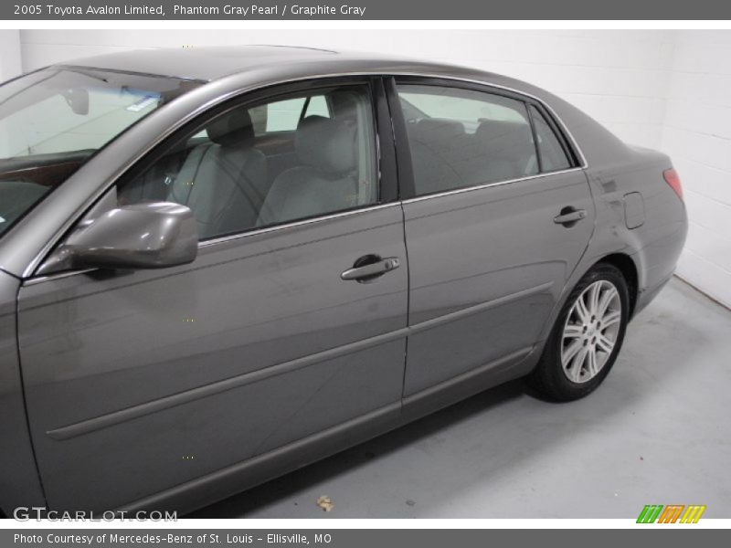 Phantom Gray Pearl / Graphite Gray 2005 Toyota Avalon Limited