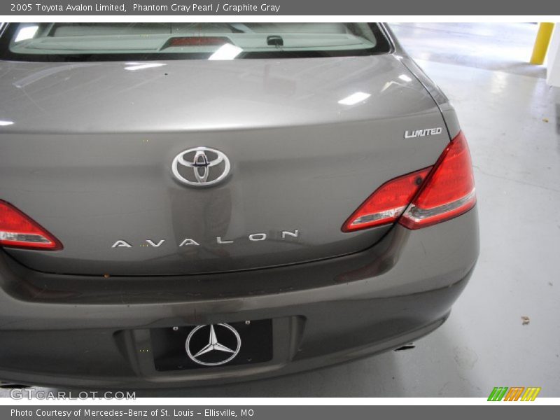 Phantom Gray Pearl / Graphite Gray 2005 Toyota Avalon Limited
