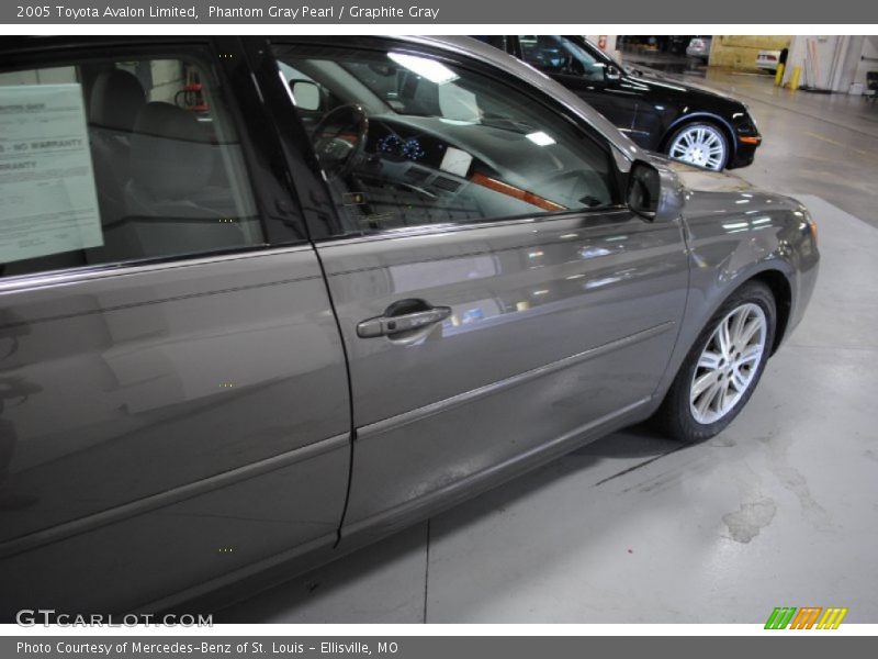 Phantom Gray Pearl / Graphite Gray 2005 Toyota Avalon Limited