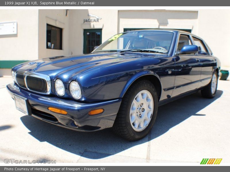 Front 3/4 View of 1999 XJ XJ8