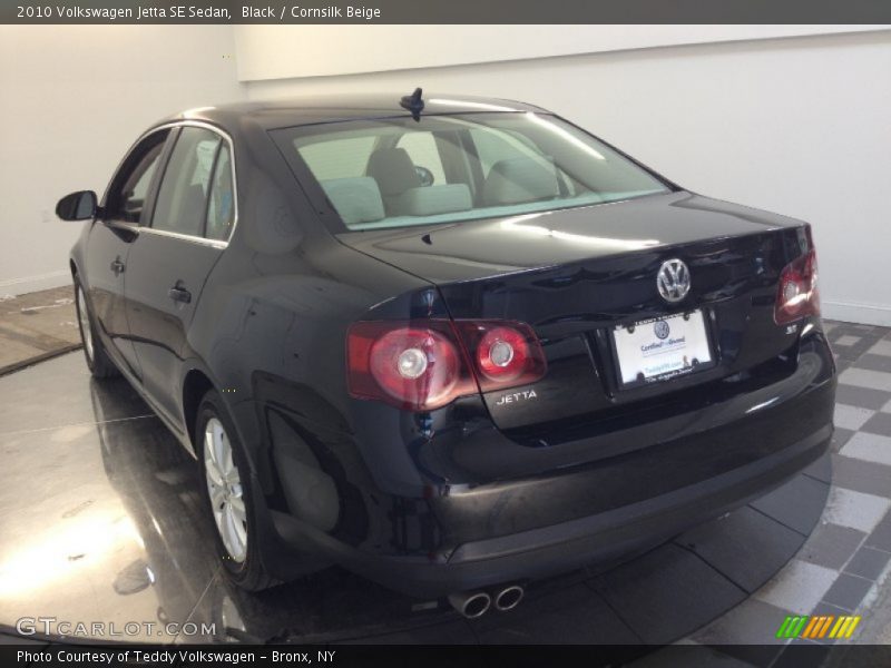 Black / Cornsilk Beige 2010 Volkswagen Jetta SE Sedan