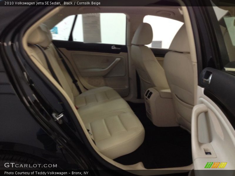 Black / Cornsilk Beige 2010 Volkswagen Jetta SE Sedan