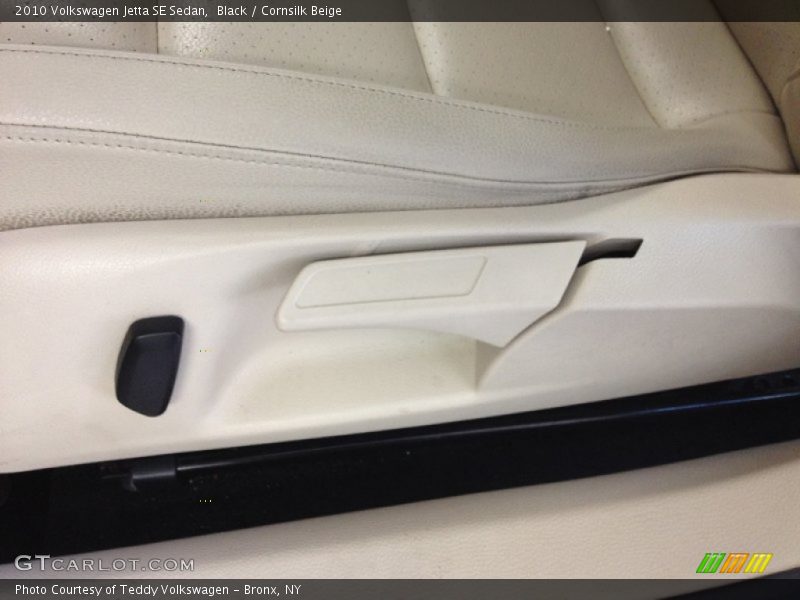 Black / Cornsilk Beige 2010 Volkswagen Jetta SE Sedan