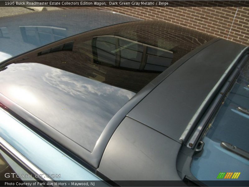 Sunroof of 1996 Roadmaster Estate Collectors Edition Wagon
