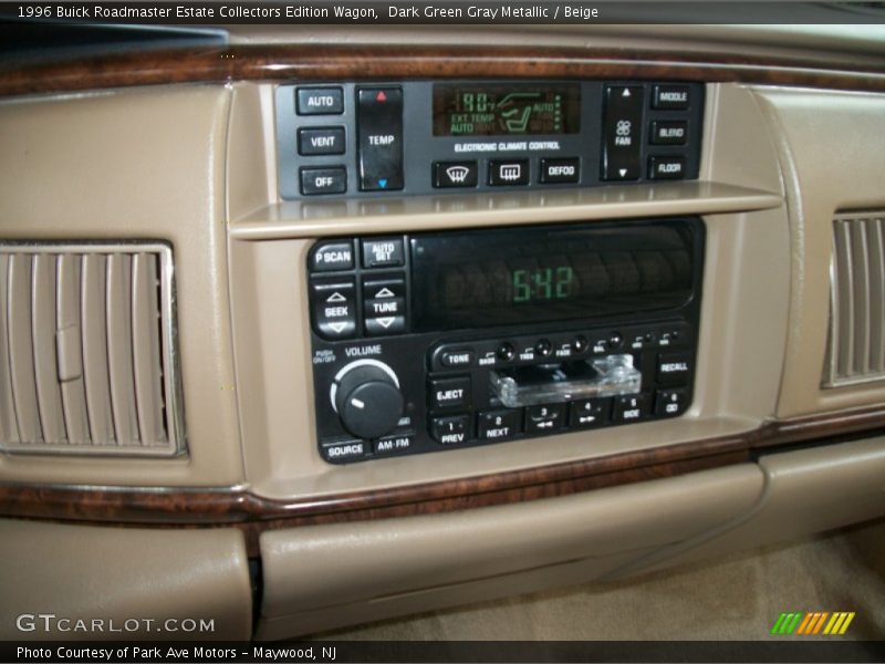 Controls of 1996 Roadmaster Estate Collectors Edition Wagon