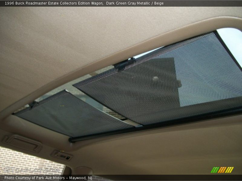 Sunroof of 1996 Roadmaster Estate Collectors Edition Wagon