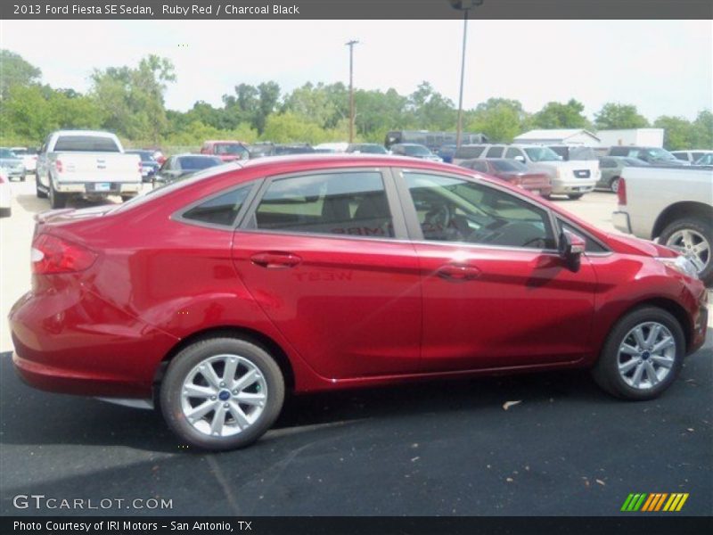  2013 Fiesta SE Sedan Ruby Red