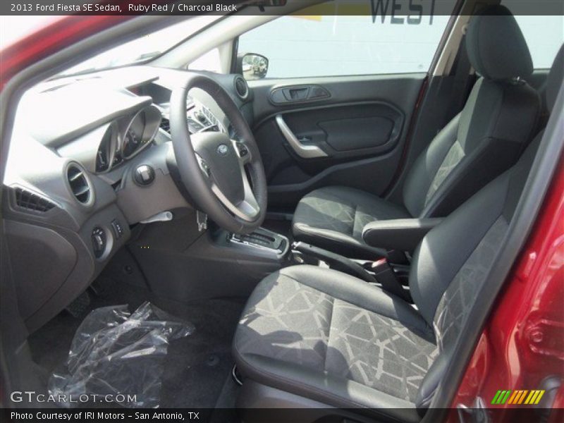  2013 Fiesta SE Sedan Charcoal Black Interior