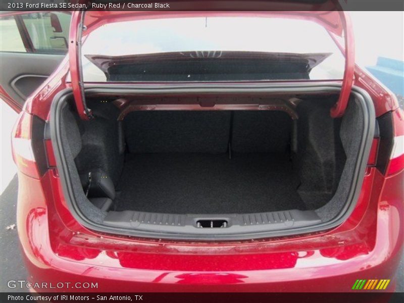  2013 Fiesta SE Sedan Trunk