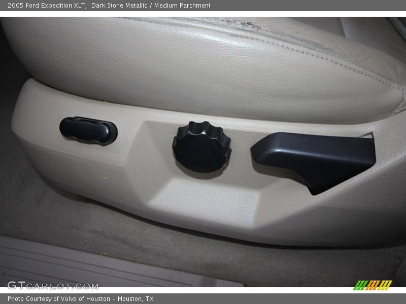 Dark Stone Metallic / Medium Parchment 2005 Ford Expedition XLT
