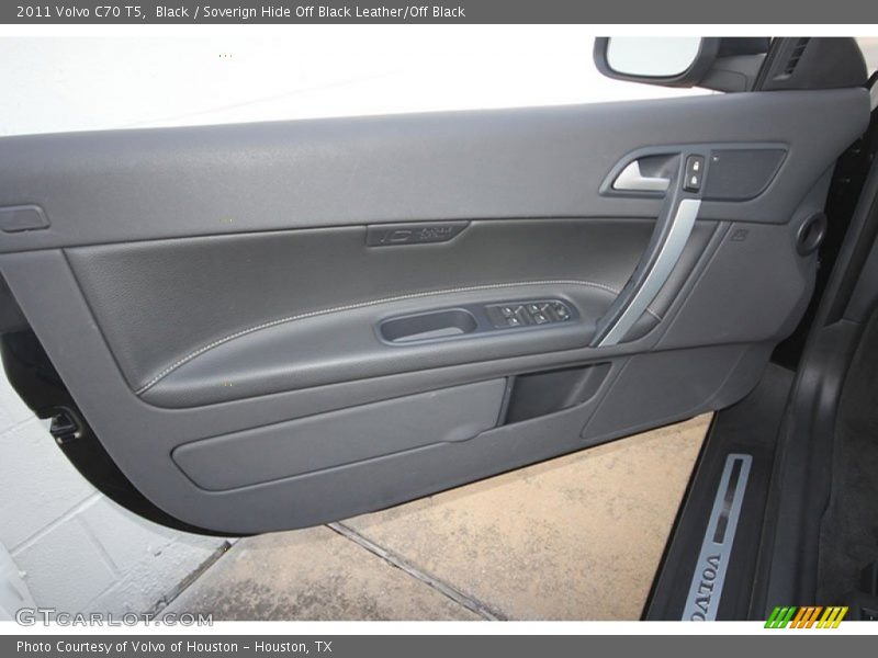 Black / Soverign Hide Off Black Leather/Off Black 2011 Volvo C70 T5