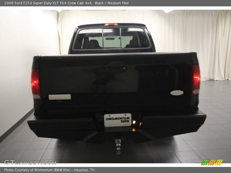 Black / Medium Flint 2006 Ford F250 Super Duty XLT FX4 Crew Cab 4x4