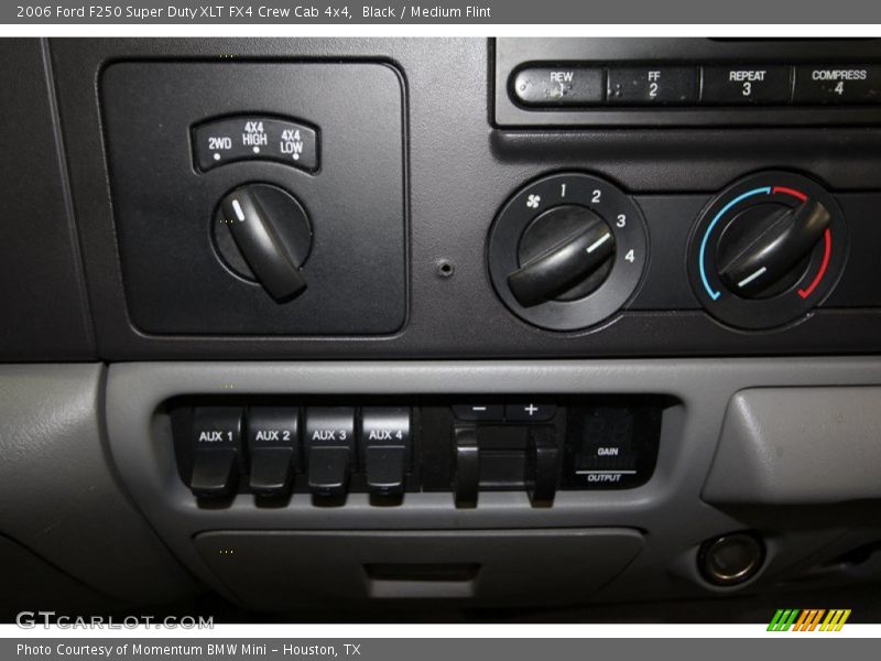 Controls of 2006 F250 Super Duty XLT FX4 Crew Cab 4x4