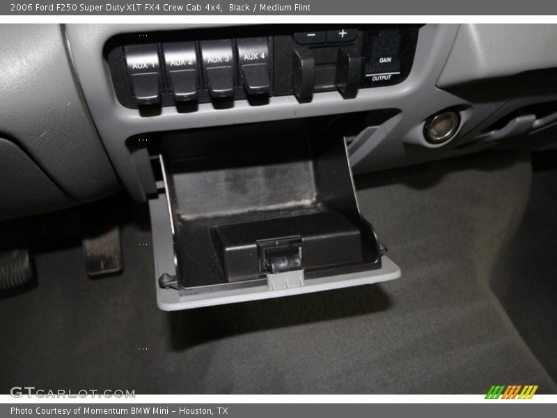 Black / Medium Flint 2006 Ford F250 Super Duty XLT FX4 Crew Cab 4x4