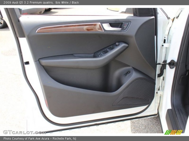 Ibis White / Black 2009 Audi Q5 3.2 Premium quattro