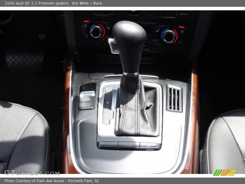 Ibis White / Black 2009 Audi Q5 3.2 Premium quattro
