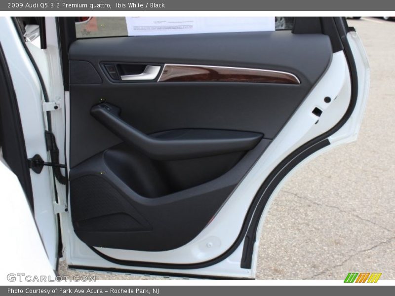 Ibis White / Black 2009 Audi Q5 3.2 Premium quattro
