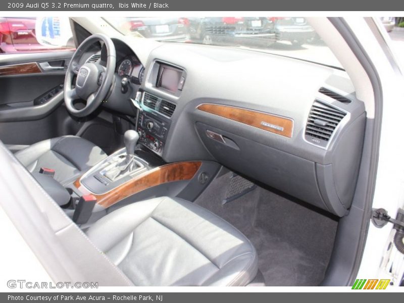 Ibis White / Black 2009 Audi Q5 3.2 Premium quattro