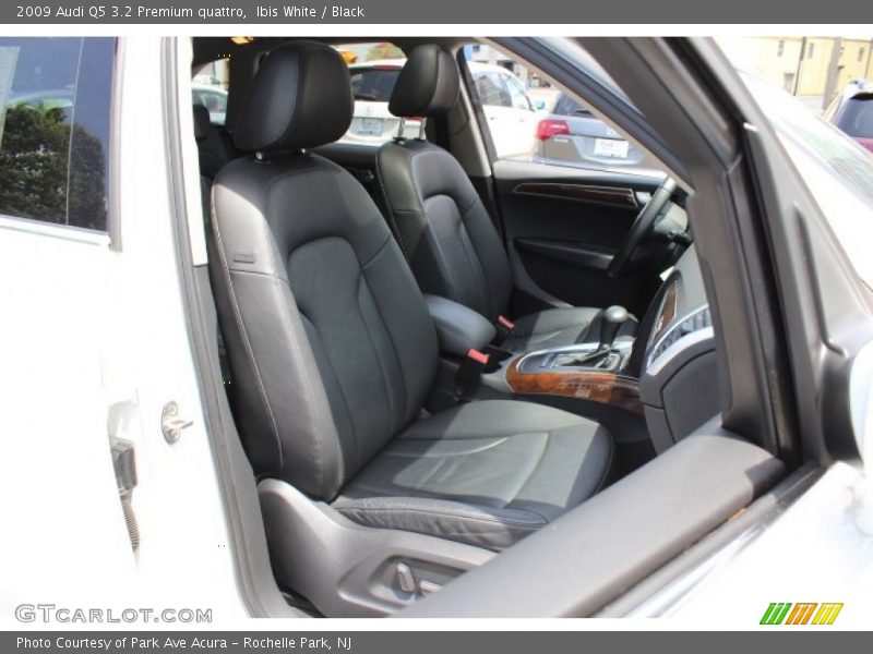 Ibis White / Black 2009 Audi Q5 3.2 Premium quattro