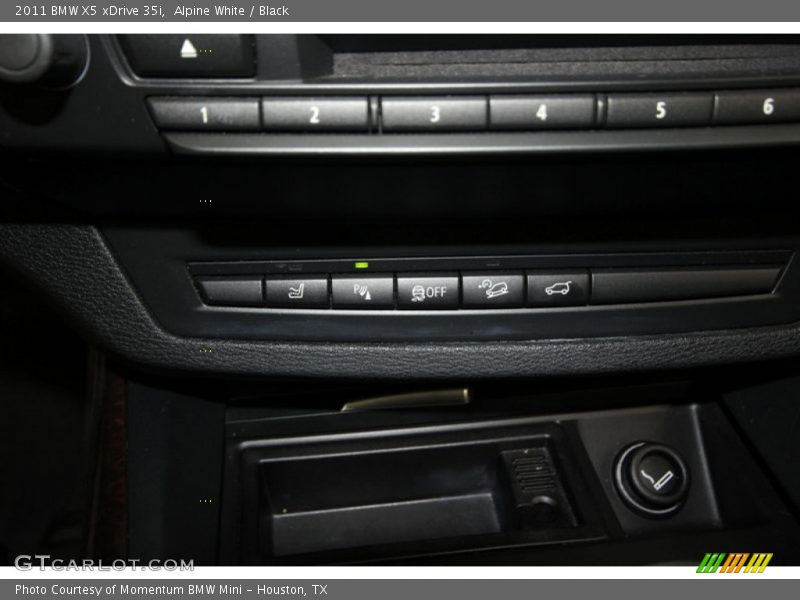 Alpine White / Black 2011 BMW X5 xDrive 35i