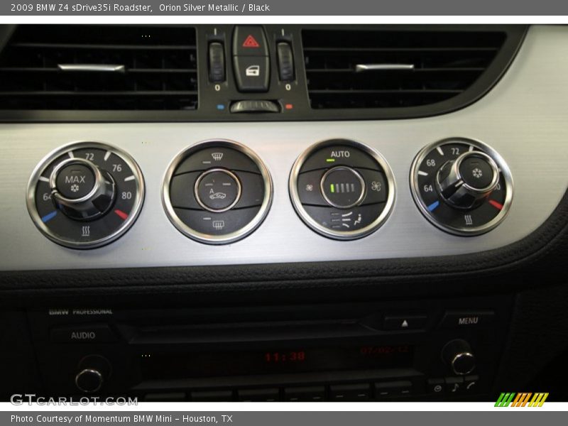Controls of 2009 Z4 sDrive35i Roadster
