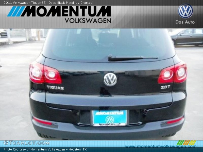 Deep Black Metallic / Charcoal 2011 Volkswagen Tiguan SE