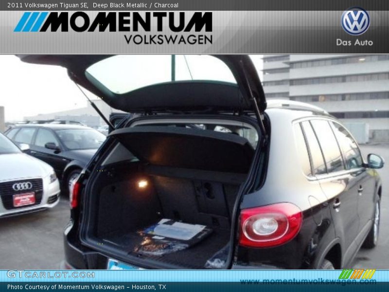 Deep Black Metallic / Charcoal 2011 Volkswagen Tiguan SE