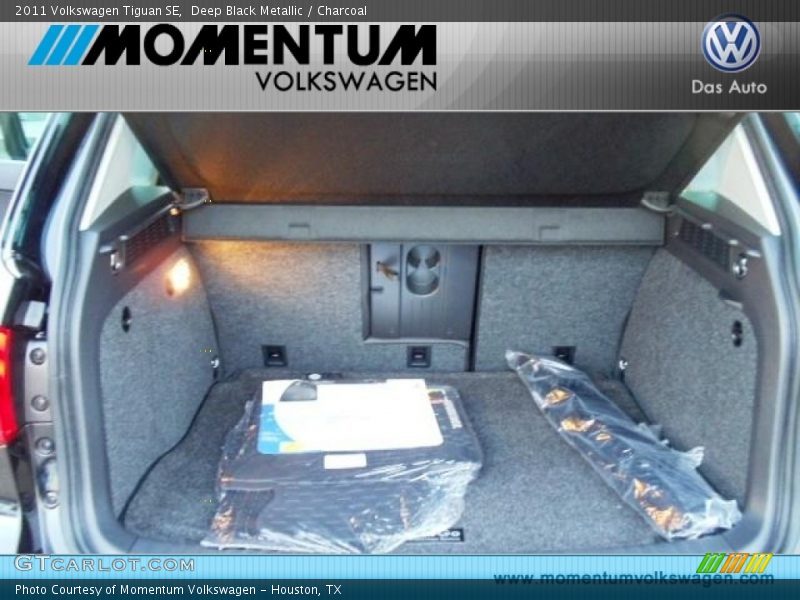 Deep Black Metallic / Charcoal 2011 Volkswagen Tiguan SE