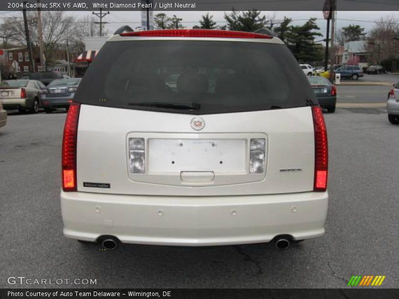 White Diamond Pearl / Light Neutral 2004 Cadillac SRX V6 AWD