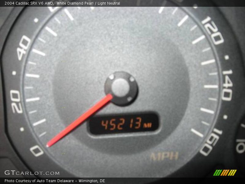 White Diamond Pearl / Light Neutral 2004 Cadillac SRX V6 AWD
