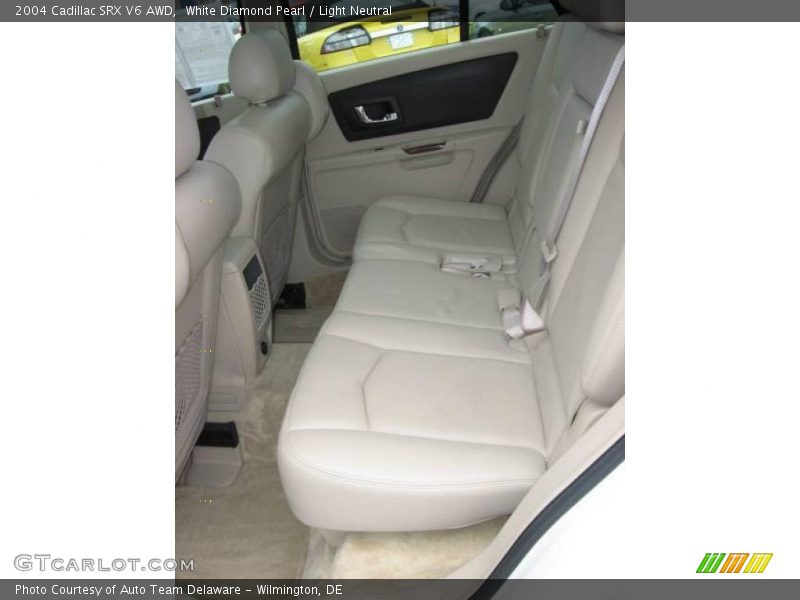 White Diamond Pearl / Light Neutral 2004 Cadillac SRX V6 AWD