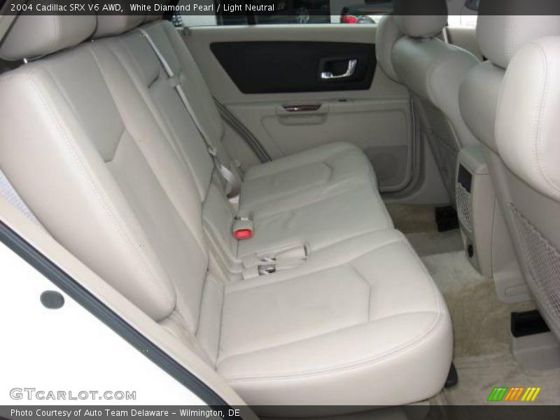 White Diamond Pearl / Light Neutral 2004 Cadillac SRX V6 AWD